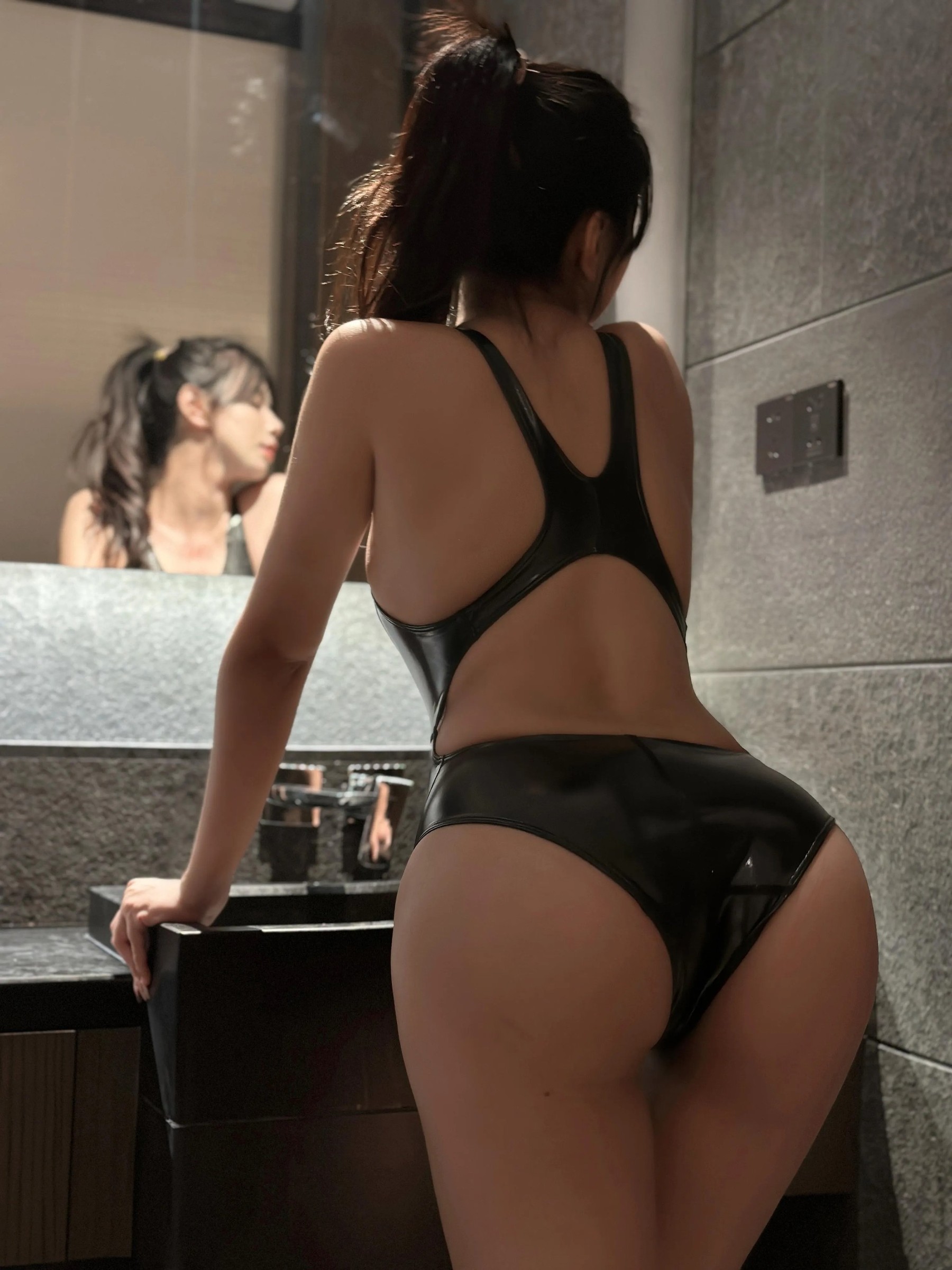 魚神 – NO.036 紧身性感 [10P]插图5